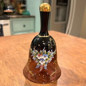 Vecchia Murano VR hand painted amethyst glass bell. Original label sticker.